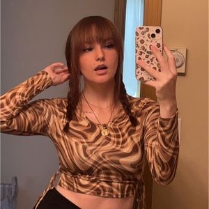 Funky cropped long-sleeve